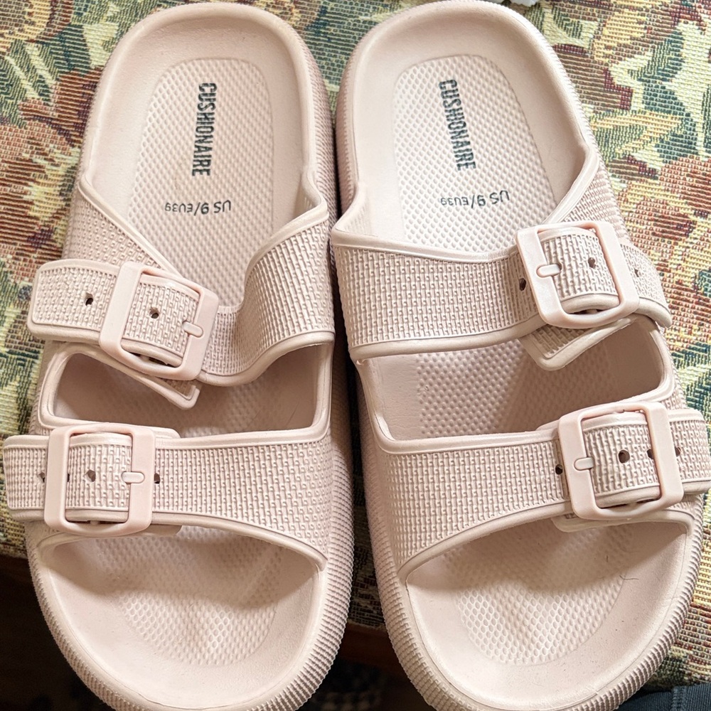 Size 9 women’s Pink Sandals